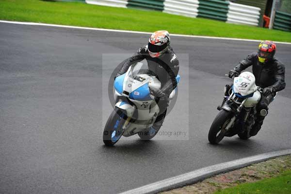 Motorcycle action photographs;cadwell;cadwell park photographs;event digital images;eventdigitalimages;motor racing louth lincolnshire;no limits trackday;peter wileman photography;trackday;trackday digital images;trackday photos