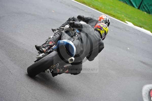 Motorcycle action photographs;cadwell;cadwell park photographs;event digital images;eventdigitalimages;motor racing louth lincolnshire;no limits trackday;peter wileman photography;trackday;trackday digital images;trackday photos