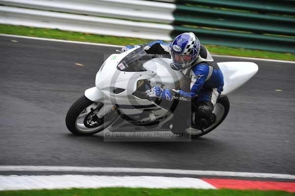 Motorcycle action photographs;cadwell;cadwell park photographs;event digital images;eventdigitalimages;motor racing louth lincolnshire;no limits trackday;peter wileman photography;trackday;trackday digital images;trackday photos