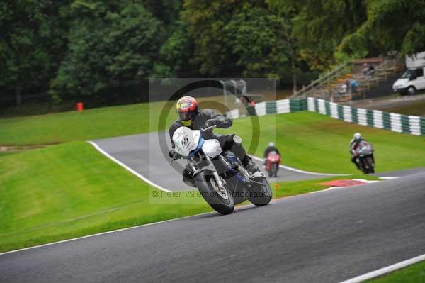 Motorcycle action photographs;cadwell;cadwell park photographs;event digital images;eventdigitalimages;motor racing louth lincolnshire;no limits trackday;peter wileman photography;trackday;trackday digital images;trackday photos