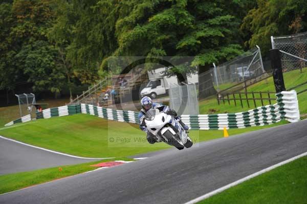 Motorcycle action photographs;cadwell;cadwell park photographs;event digital images;eventdigitalimages;motor racing louth lincolnshire;no limits trackday;peter wileman photography;trackday;trackday digital images;trackday photos