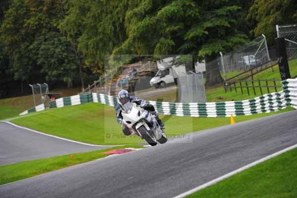 Motorcycle action photographs;cadwell;cadwell park photographs;event digital images;eventdigitalimages;motor racing louth lincolnshire;no limits trackday;peter wileman photography;trackday;trackday digital images;trackday photos