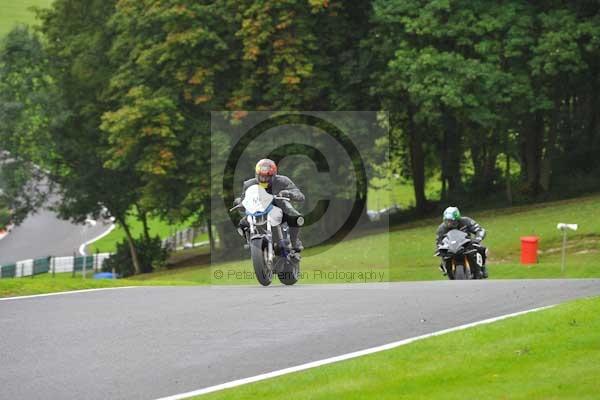 Motorcycle action photographs;cadwell;cadwell park photographs;event digital images;eventdigitalimages;motor racing louth lincolnshire;no limits trackday;peter wileman photography;trackday;trackday digital images;trackday photos