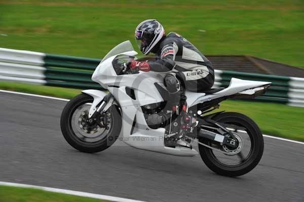 Motorcycle action photographs;cadwell;cadwell park photographs;event digital images;eventdigitalimages;motor racing louth lincolnshire;no limits trackday;peter wileman photography;trackday;trackday digital images;trackday photos