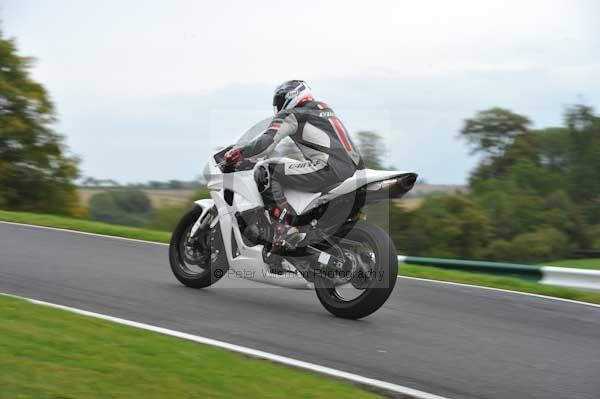 Motorcycle action photographs;cadwell;cadwell park photographs;event digital images;eventdigitalimages;motor racing louth lincolnshire;no limits trackday;peter wileman photography;trackday;trackday digital images;trackday photos
