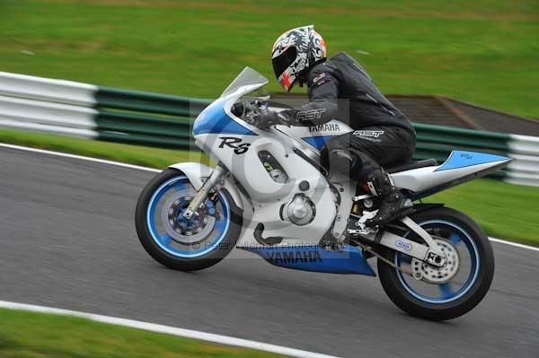 Motorcycle action photographs;cadwell;cadwell park photographs;event digital images;eventdigitalimages;motor racing louth lincolnshire;no limits trackday;peter wileman photography;trackday;trackday digital images;trackday photos