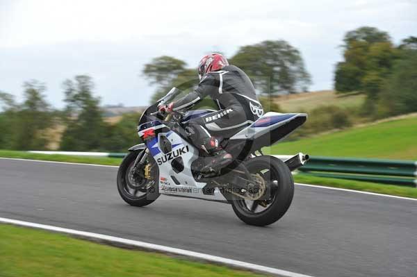 Motorcycle action photographs;cadwell;cadwell park photographs;event digital images;eventdigitalimages;motor racing louth lincolnshire;no limits trackday;peter wileman photography;trackday;trackday digital images;trackday photos