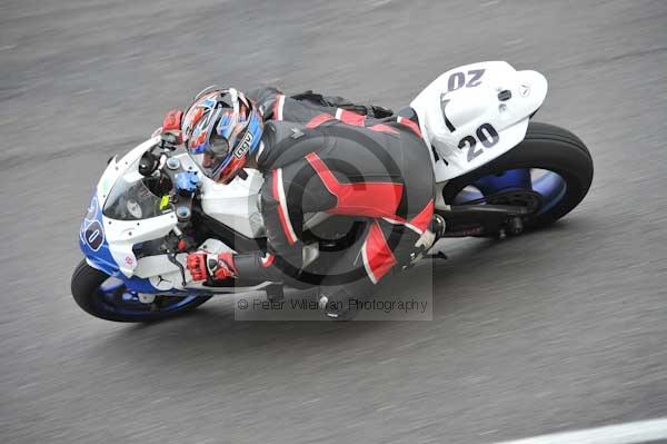 Motorcycle action photographs;cadwell;cadwell park photographs;event digital images;eventdigitalimages;motor racing louth lincolnshire;no limits trackday;peter wileman photography;trackday;trackday digital images;trackday photos
