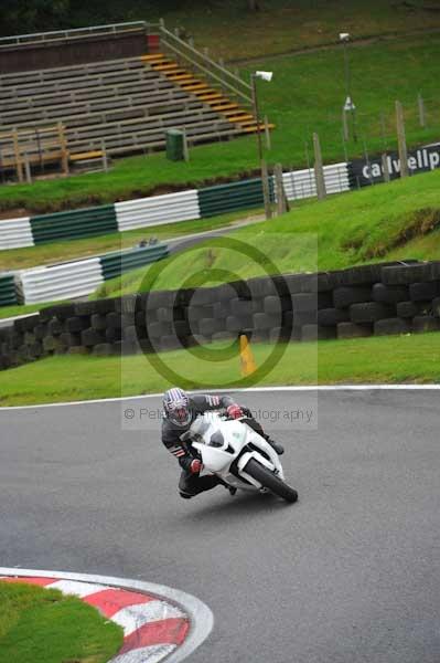 Motorcycle action photographs;cadwell;cadwell park photographs;event digital images;eventdigitalimages;motor racing louth lincolnshire;no limits trackday;peter wileman photography;trackday;trackday digital images;trackday photos