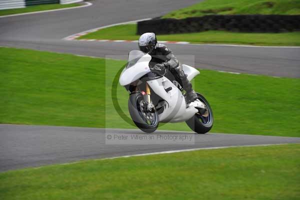 Motorcycle action photographs;cadwell;cadwell park photographs;event digital images;eventdigitalimages;motor racing louth lincolnshire;no limits trackday;peter wileman photography;trackday;trackday digital images;trackday photos