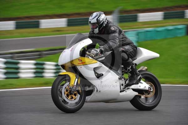 Motorcycle action photographs;cadwell;cadwell park photographs;event digital images;eventdigitalimages;motor racing louth lincolnshire;no limits trackday;peter wileman photography;trackday;trackday digital images;trackday photos