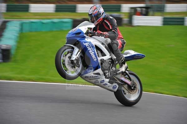 Motorcycle action photographs;cadwell;cadwell park photographs;event digital images;eventdigitalimages;motor racing louth lincolnshire;no limits trackday;peter wileman photography;trackday;trackday digital images;trackday photos