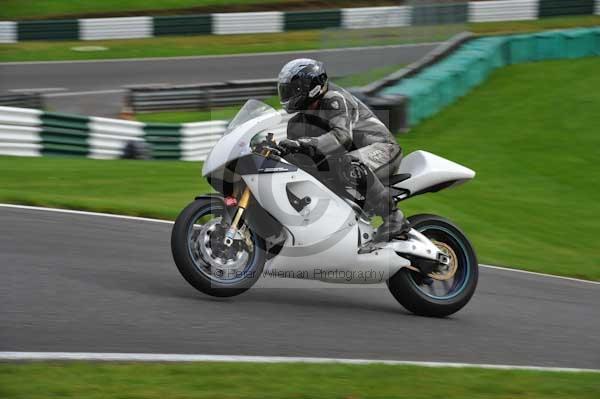 Motorcycle action photographs;cadwell;cadwell park photographs;event digital images;eventdigitalimages;motor racing louth lincolnshire;no limits trackday;peter wileman photography;trackday;trackday digital images;trackday photos