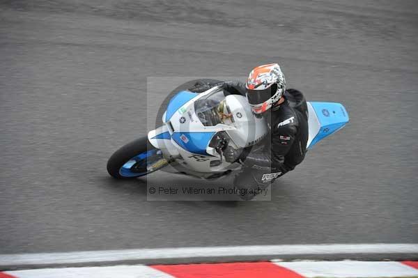 Motorcycle action photographs;cadwell;cadwell park photographs;event digital images;eventdigitalimages;motor racing louth lincolnshire;no limits trackday;peter wileman photography;trackday;trackday digital images;trackday photos