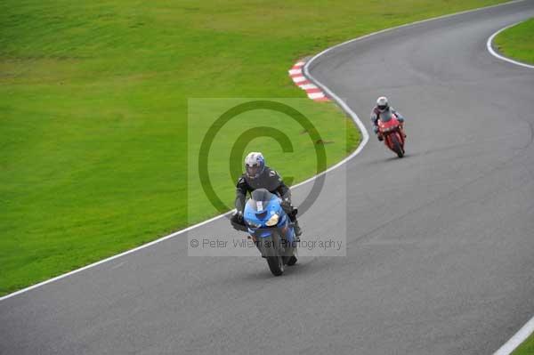Motorcycle action photographs;cadwell;cadwell park photographs;event digital images;eventdigitalimages;motor racing louth lincolnshire;no limits trackday;peter wileman photography;trackday;trackday digital images;trackday photos