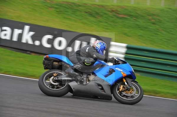 Motorcycle action photographs;cadwell;cadwell park photographs;event digital images;eventdigitalimages;motor racing louth lincolnshire;no limits trackday;peter wileman photography;trackday;trackday digital images;trackday photos