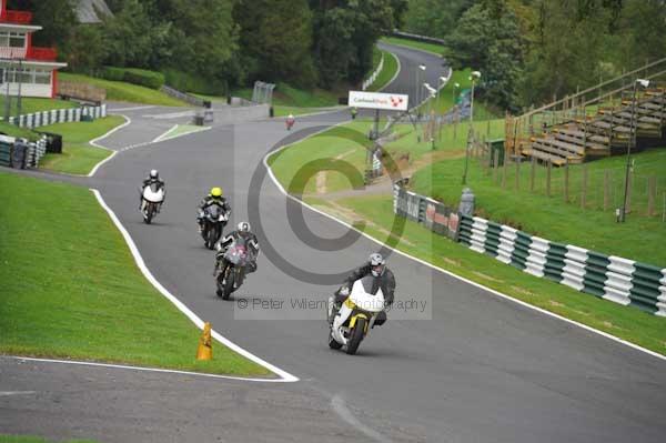 Motorcycle action photographs;cadwell;cadwell park photographs;event digital images;eventdigitalimages;motor racing louth lincolnshire;no limits trackday;peter wileman photography;trackday;trackday digital images;trackday photos