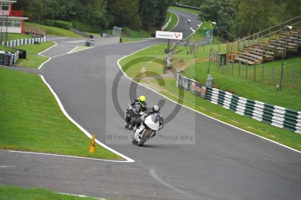 Motorcycle action photographs;cadwell;cadwell park photographs;event digital images;eventdigitalimages;motor racing louth lincolnshire;no limits trackday;peter wileman photography;trackday;trackday digital images;trackday photos