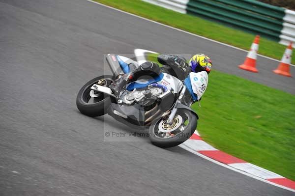 Motorcycle action photographs;cadwell;cadwell park photographs;event digital images;eventdigitalimages;motor racing louth lincolnshire;no limits trackday;peter wileman photography;trackday;trackday digital images;trackday photos