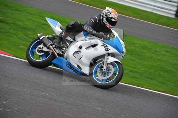 Motorcycle action photographs;cadwell;cadwell park photographs;event digital images;eventdigitalimages;motor racing louth lincolnshire;no limits trackday;peter wileman photography;trackday;trackday digital images;trackday photos