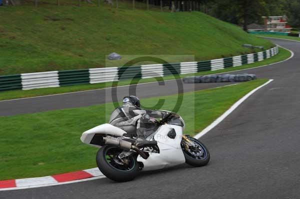 Motorcycle action photographs;cadwell;cadwell park photographs;event digital images;eventdigitalimages;motor racing louth lincolnshire;no limits trackday;peter wileman photography;trackday;trackday digital images;trackday photos