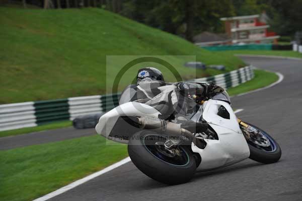 Motorcycle action photographs;cadwell;cadwell park photographs;event digital images;eventdigitalimages;motor racing louth lincolnshire;no limits trackday;peter wileman photography;trackday;trackday digital images;trackday photos