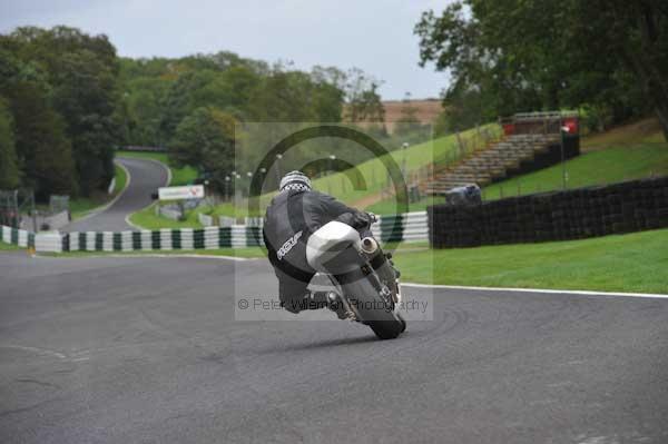 Motorcycle action photographs;cadwell;cadwell park photographs;event digital images;eventdigitalimages;motor racing louth lincolnshire;no limits trackday;peter wileman photography;trackday;trackday digital images;trackday photos