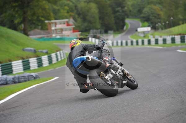 Motorcycle action photographs;cadwell;cadwell park photographs;event digital images;eventdigitalimages;motor racing louth lincolnshire;no limits trackday;peter wileman photography;trackday;trackday digital images;trackday photos