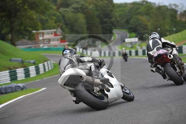 Motorcycle action photographs;cadwell;cadwell park photographs;event digital images;eventdigitalimages;motor racing louth lincolnshire;no limits trackday;peter wileman photography;trackday;trackday digital images;trackday photos