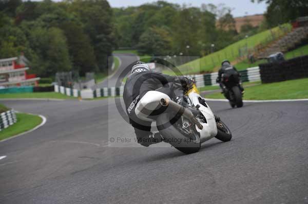 Motorcycle action photographs;cadwell;cadwell park photographs;event digital images;eventdigitalimages;motor racing louth lincolnshire;no limits trackday;peter wileman photography;trackday;trackday digital images;trackday photos