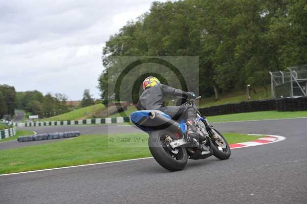 Motorcycle action photographs;cadwell;cadwell park photographs;event digital images;eventdigitalimages;motor racing louth lincolnshire;no limits trackday;peter wileman photography;trackday;trackday digital images;trackday photos