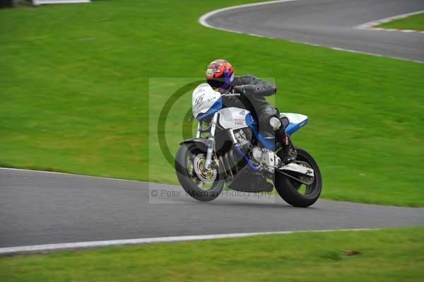 Motorcycle action photographs;cadwell;cadwell park photographs;event digital images;eventdigitalimages;motor racing louth lincolnshire;no limits trackday;peter wileman photography;trackday;trackday digital images;trackday photos