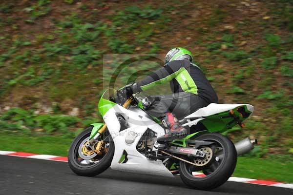 Motorcycle action photographs;cadwell;cadwell park photographs;event digital images;eventdigitalimages;motor racing louth lincolnshire;no limits trackday;peter wileman photography;trackday;trackday digital images;trackday photos