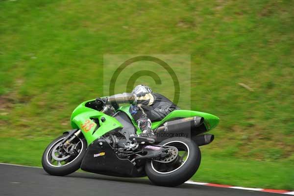 Motorcycle action photographs;cadwell;cadwell park photographs;event digital images;eventdigitalimages;motor racing louth lincolnshire;no limits trackday;peter wileman photography;trackday;trackday digital images;trackday photos