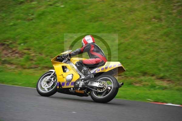 Motorcycle action photographs;cadwell;cadwell park photographs;event digital images;eventdigitalimages;motor racing louth lincolnshire;no limits trackday;peter wileman photography;trackday;trackday digital images;trackday photos