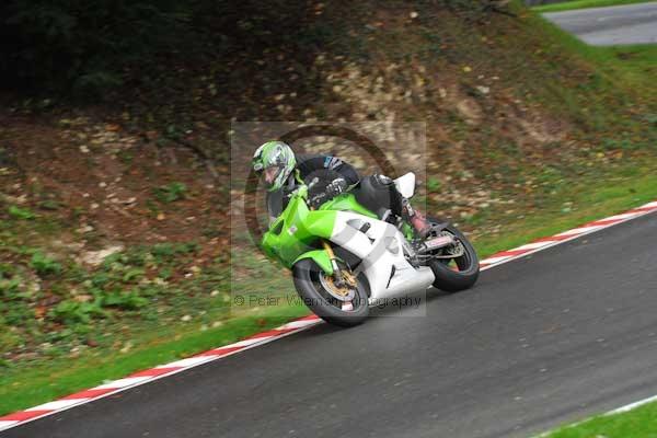 Motorcycle action photographs;cadwell;cadwell park photographs;event digital images;eventdigitalimages;motor racing louth lincolnshire;no limits trackday;peter wileman photography;trackday;trackday digital images;trackday photos