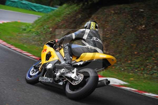 Motorcycle action photographs;cadwell;cadwell park photographs;event digital images;eventdigitalimages;motor racing louth lincolnshire;no limits trackday;peter wileman photography;trackday;trackday digital images;trackday photos