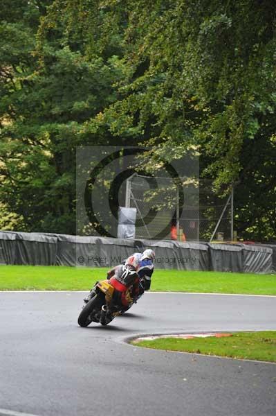 Motorcycle action photographs;cadwell;cadwell park photographs;event digital images;eventdigitalimages;motor racing louth lincolnshire;no limits trackday;peter wileman photography;trackday;trackday digital images;trackday photos