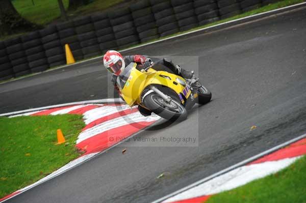 Motorcycle action photographs;cadwell;cadwell park photographs;event digital images;eventdigitalimages;motor racing louth lincolnshire;no limits trackday;peter wileman photography;trackday;trackday digital images;trackday photos