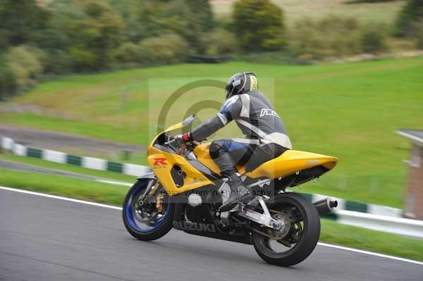 Motorcycle action photographs;cadwell;cadwell park photographs;event digital images;eventdigitalimages;motor racing louth lincolnshire;no limits trackday;peter wileman photography;trackday;trackday digital images;trackday photos