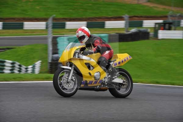 Motorcycle action photographs;cadwell;cadwell park photographs;event digital images;eventdigitalimages;motor racing louth lincolnshire;no limits trackday;peter wileman photography;trackday;trackday digital images;trackday photos