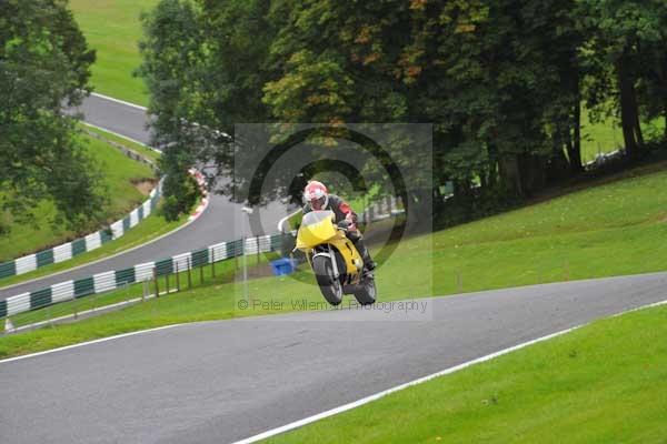Motorcycle action photographs;cadwell;cadwell park photographs;event digital images;eventdigitalimages;motor racing louth lincolnshire;no limits trackday;peter wileman photography;trackday;trackday digital images;trackday photos