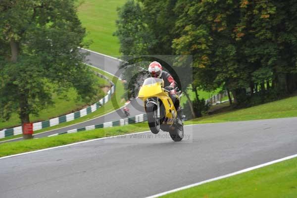 Motorcycle action photographs;cadwell;cadwell park photographs;event digital images;eventdigitalimages;motor racing louth lincolnshire;no limits trackday;peter wileman photography;trackday;trackday digital images;trackday photos