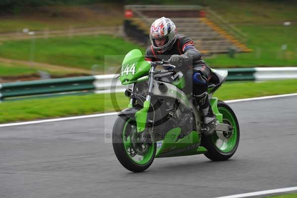 Motorcycle action photographs;cadwell;cadwell park photographs;event digital images;eventdigitalimages;motor racing louth lincolnshire;no limits trackday;peter wileman photography;trackday;trackday digital images;trackday photos