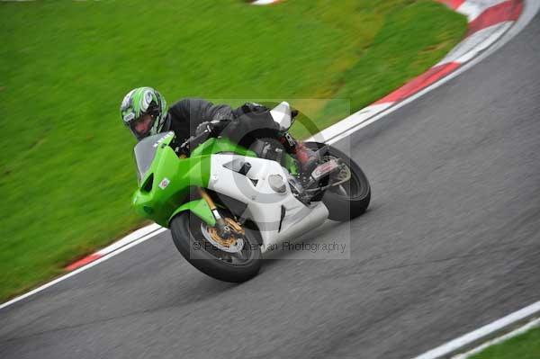 Motorcycle action photographs;cadwell;cadwell park photographs;event digital images;eventdigitalimages;motor racing louth lincolnshire;no limits trackday;peter wileman photography;trackday;trackday digital images;trackday photos