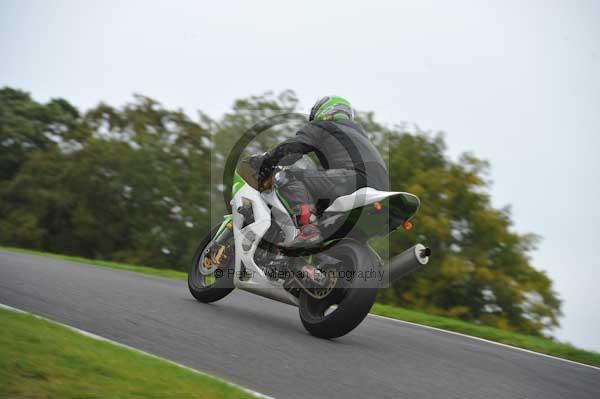 Motorcycle action photographs;cadwell;cadwell park photographs;event digital images;eventdigitalimages;motor racing louth lincolnshire;no limits trackday;peter wileman photography;trackday;trackday digital images;trackday photos