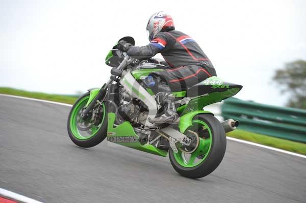 Motorcycle action photographs;cadwell;cadwell park photographs;event digital images;eventdigitalimages;motor racing louth lincolnshire;no limits trackday;peter wileman photography;trackday;trackday digital images;trackday photos