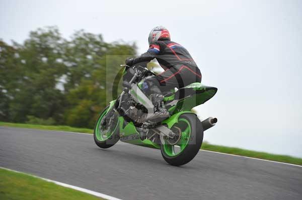 Motorcycle action photographs;cadwell;cadwell park photographs;event digital images;eventdigitalimages;motor racing louth lincolnshire;no limits trackday;peter wileman photography;trackday;trackday digital images;trackday photos