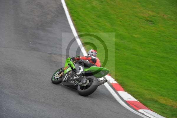 Motorcycle action photographs;cadwell;cadwell park photographs;event digital images;eventdigitalimages;motor racing louth lincolnshire;no limits trackday;peter wileman photography;trackday;trackday digital images;trackday photos