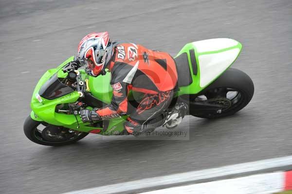Motorcycle action photographs;cadwell;cadwell park photographs;event digital images;eventdigitalimages;motor racing louth lincolnshire;no limits trackday;peter wileman photography;trackday;trackday digital images;trackday photos